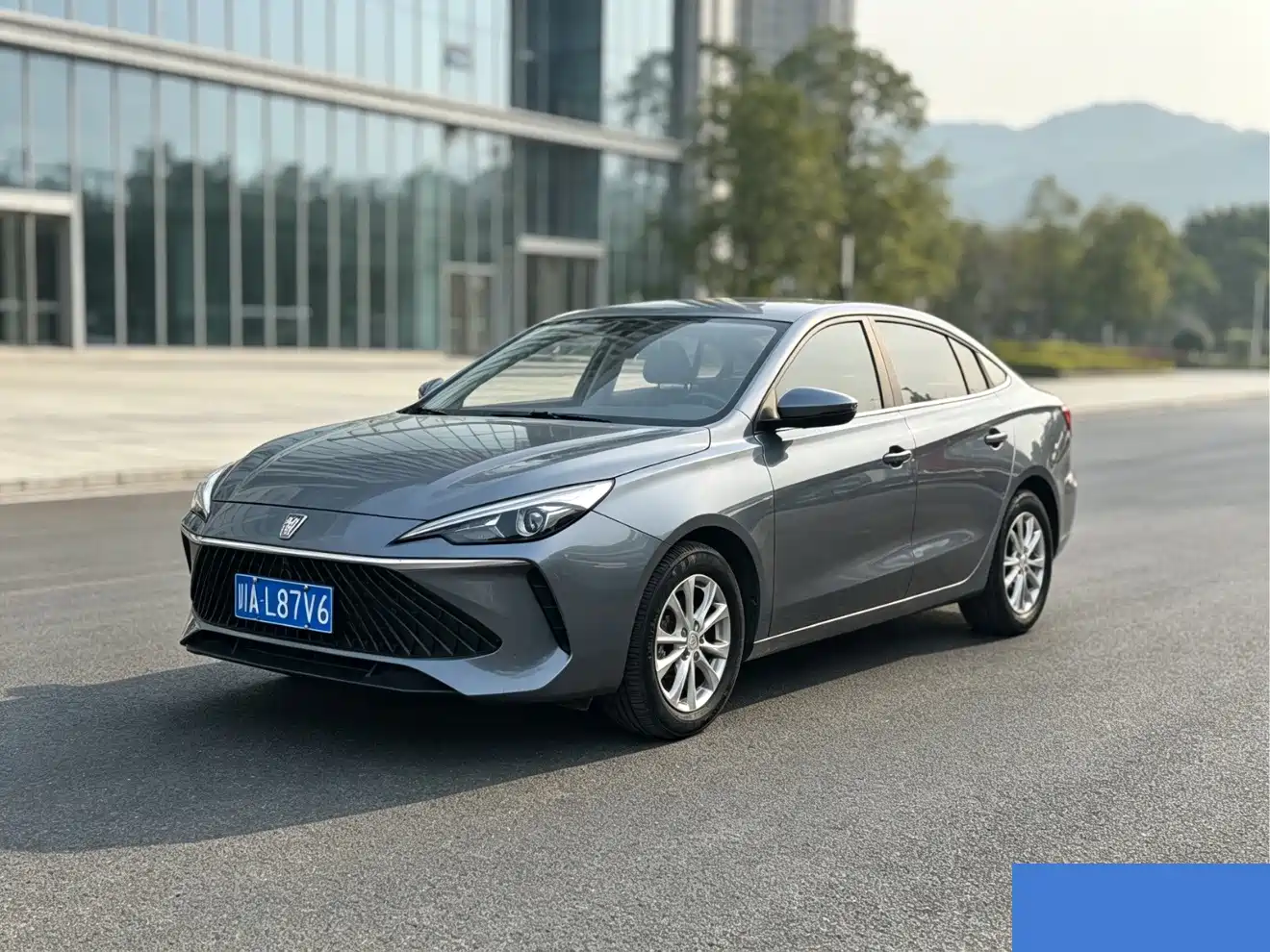 Фото 3 - Roewe i5