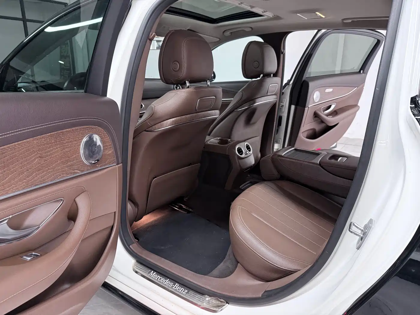 Mercedes-Benz E-Class 2018 E 200 L фото 6