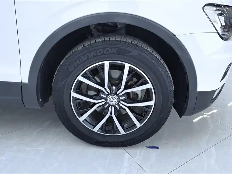 Volkswagen Tiguan L 2018 280TSI Automatic 2WD Comfort фото 6
