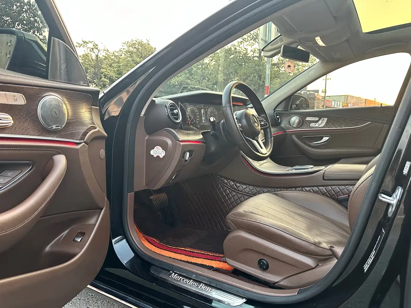 Mercedes-Benz E-Class 2019 E 300 L Fashion фото 4