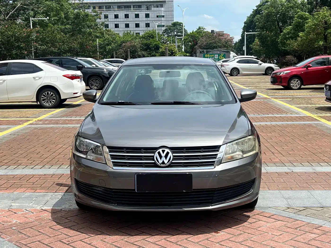 Volkswagen Lavida 2013 1.6L Automatic Trend Edition