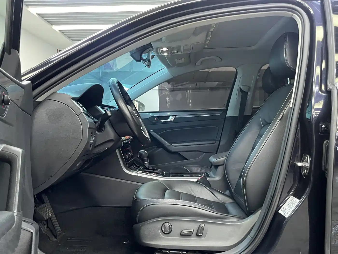 Volkswagen Passat 2017 330TSI DSG Prestige фото 11