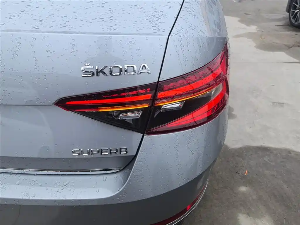 Škoda Superb 2016 TSI330 DSG Smart Edition фото 13