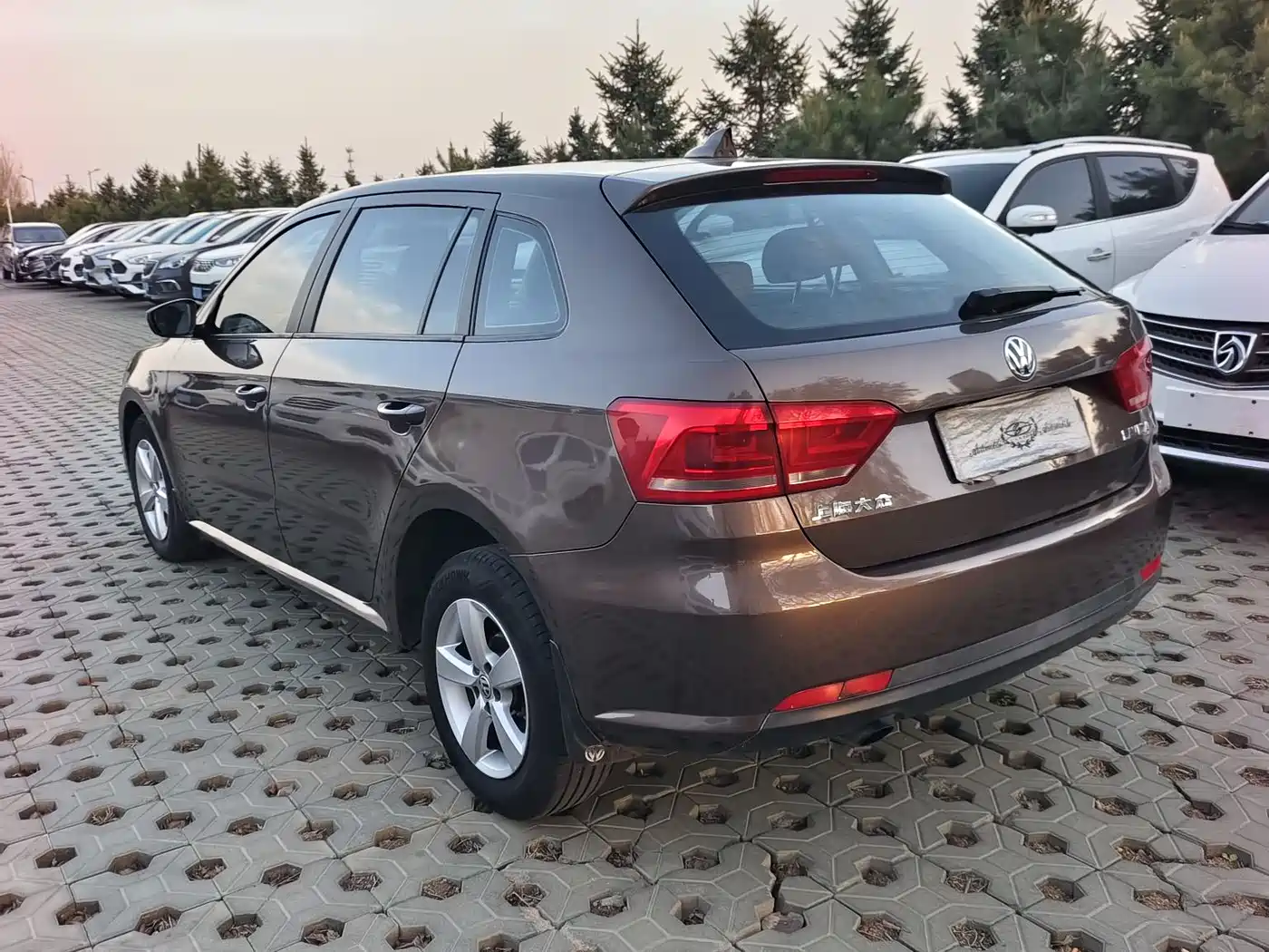 Volkswagen Lavida Tour 2013 1.6L Manual Trend Style фото 7