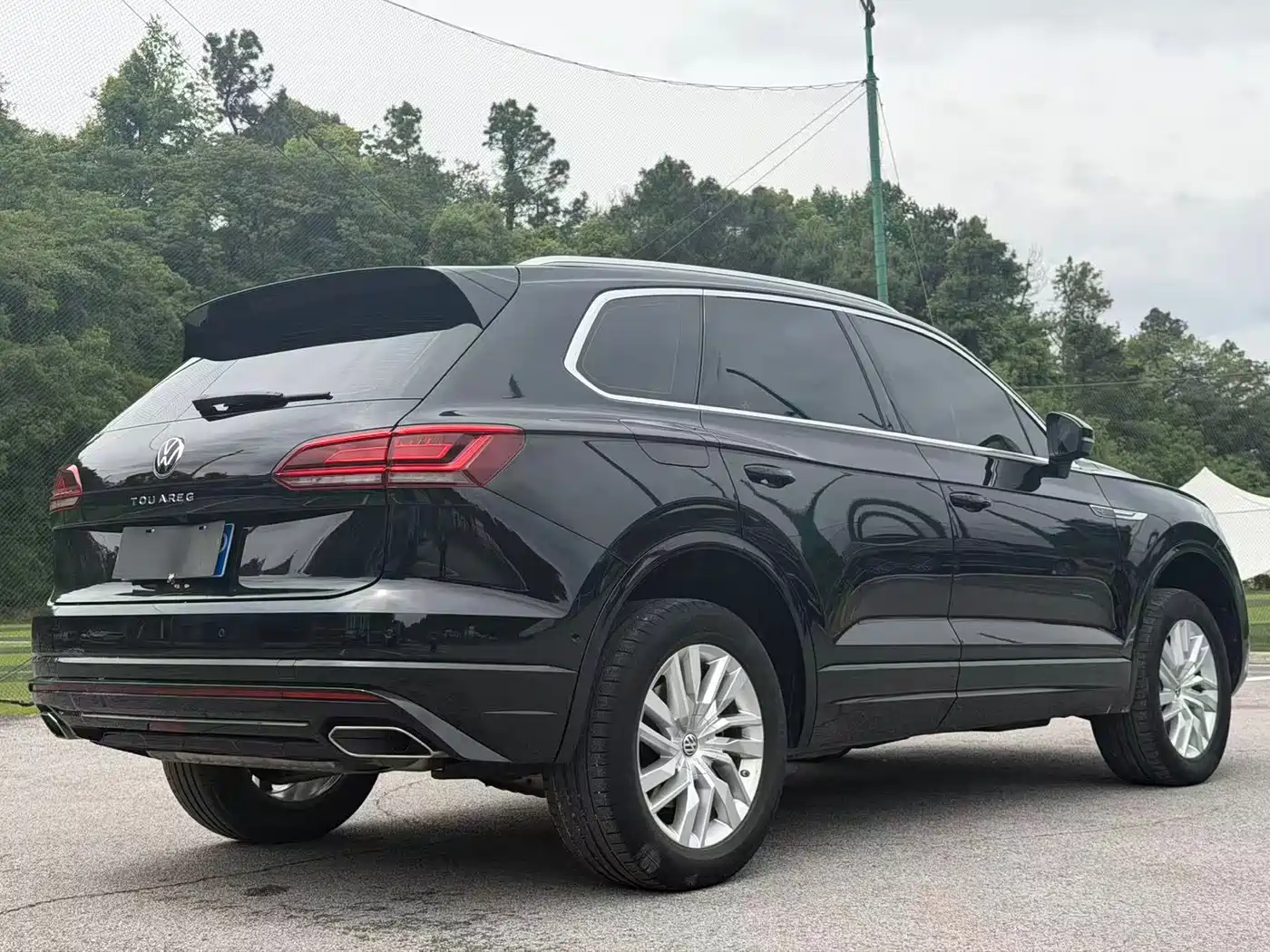 VOLKSWAGEN TOUAREG