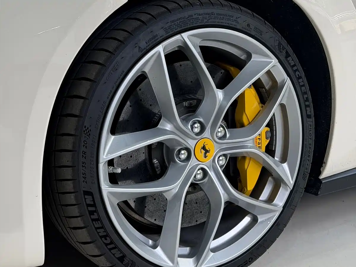 Ferrari GTC4Lusso 2016 6.3L V12 фото 6