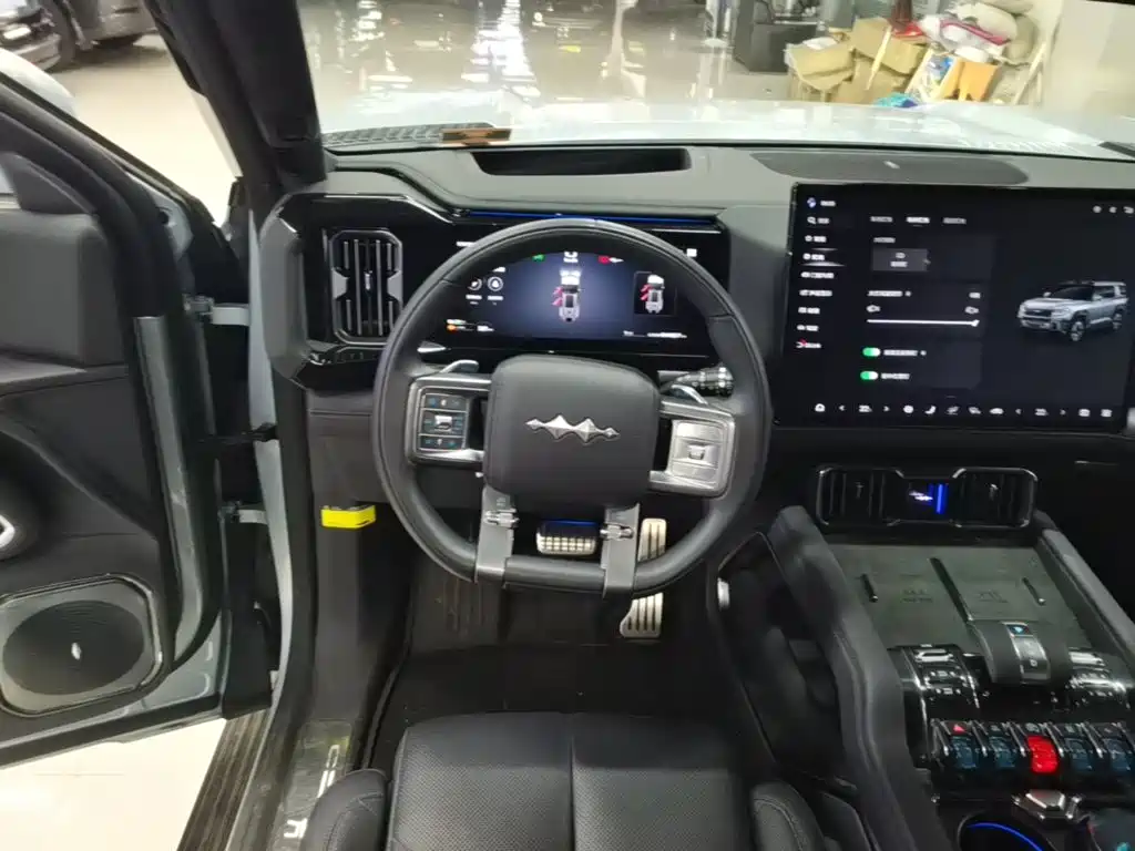 Fang Cheng Bao Leopard 8 2025 2025 Zhiyong Flagship 7-Seater