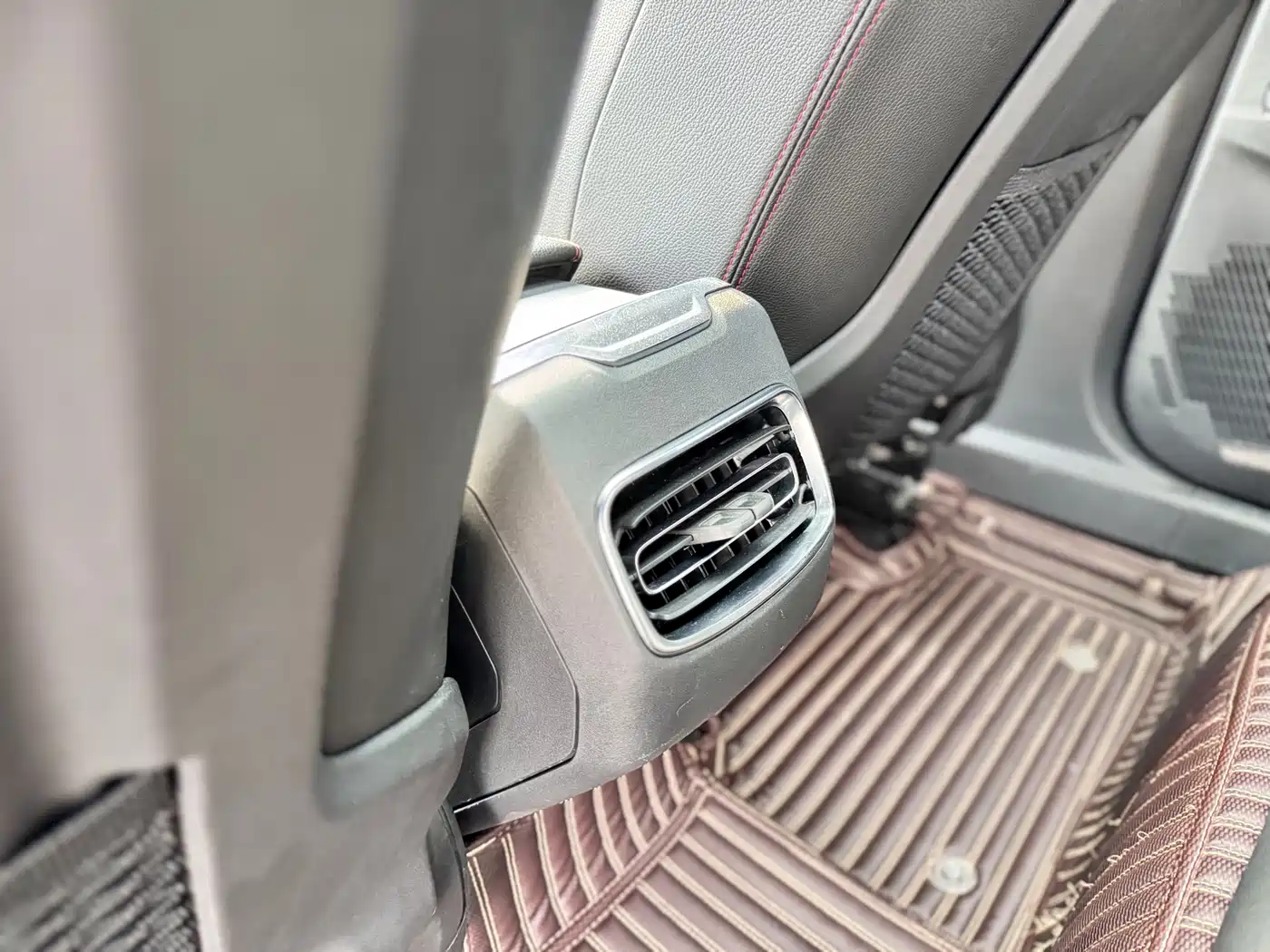 Lynk & Co 03 2019 2.0TD Auto Power Pro Version фото 15