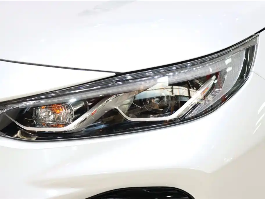 Toyota Wildlander 2023 Hybrid 2.5L E-CVT AWD Premium Edition фото 7