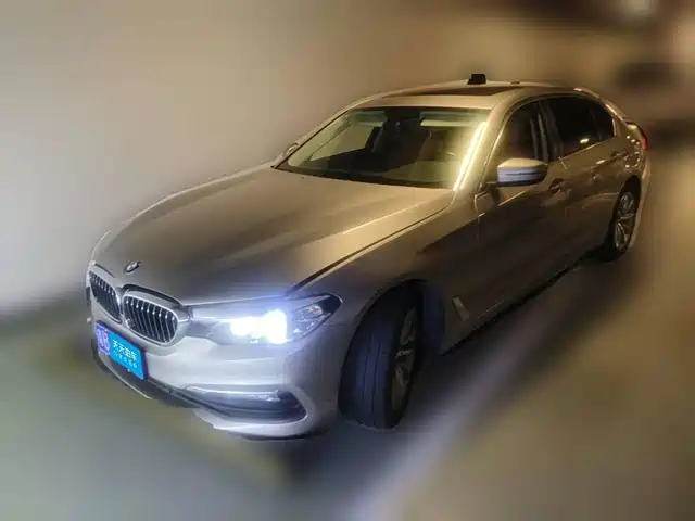 BMW 5 Series 2018 528Li Launch Special Edition — фото 1