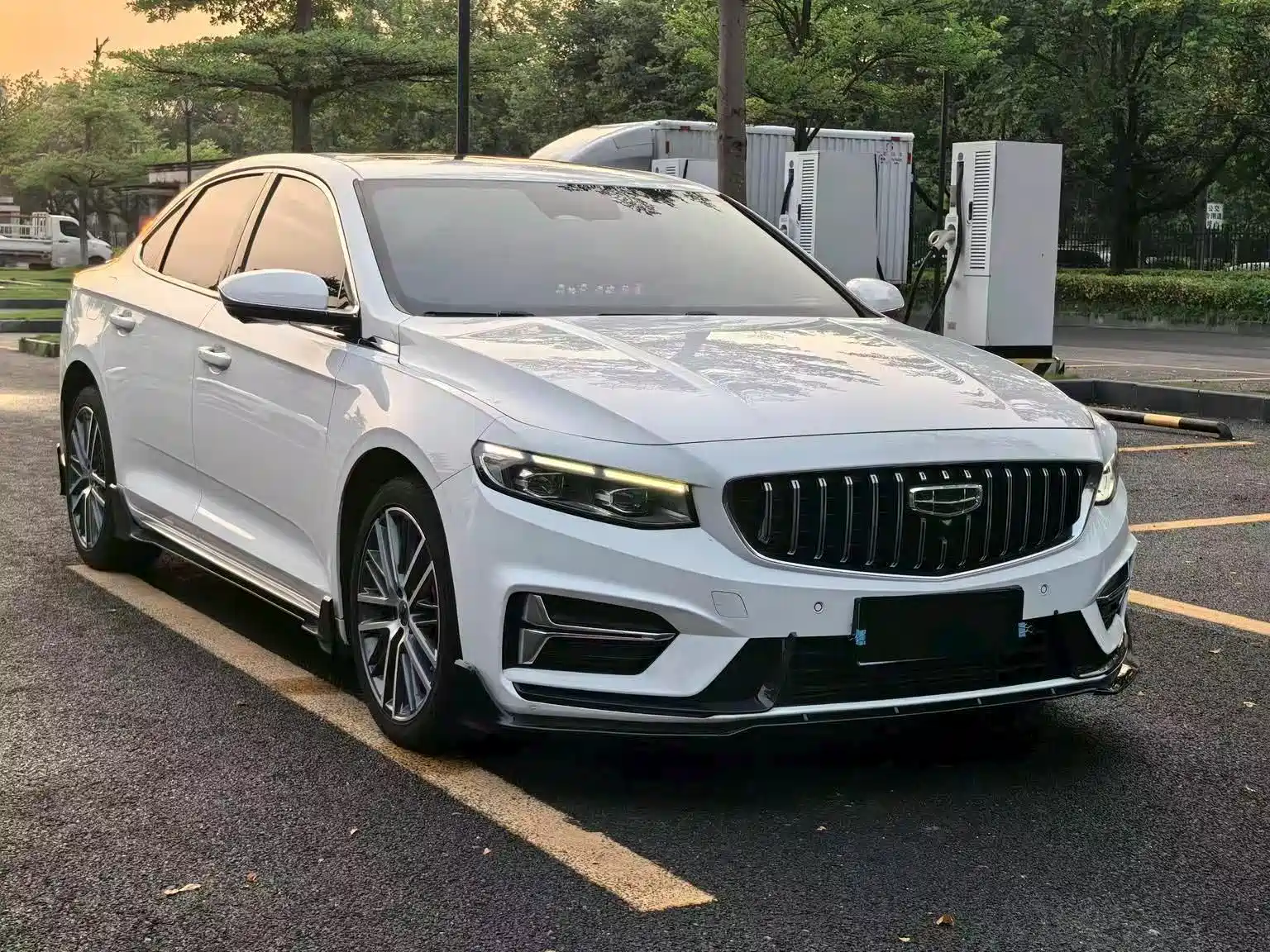 Фото 3 - Geely Preface