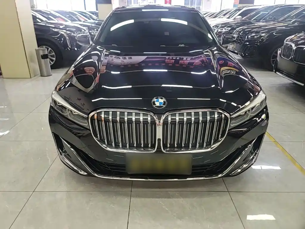 Фото 3 - BMW 7 Series