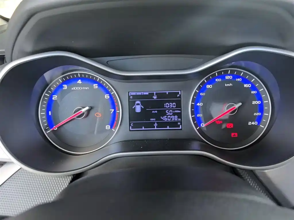 Фото 12 - Geely Vision