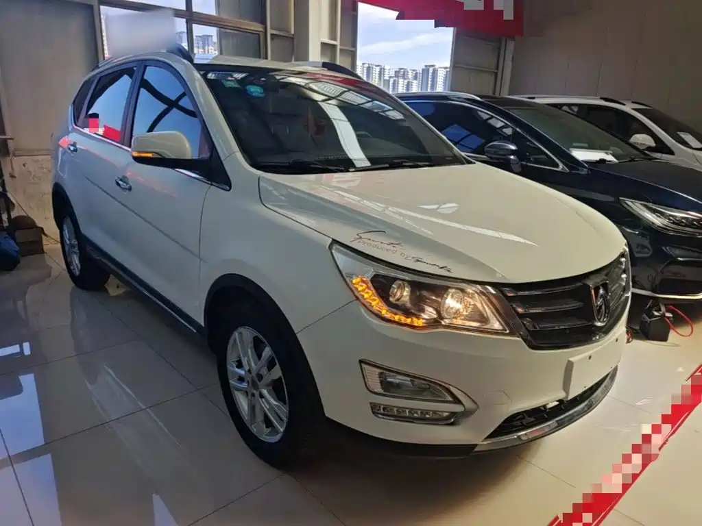 Фото 4 - Baojun 560