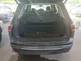 Photo 19 - Volkswagen Tiguan L