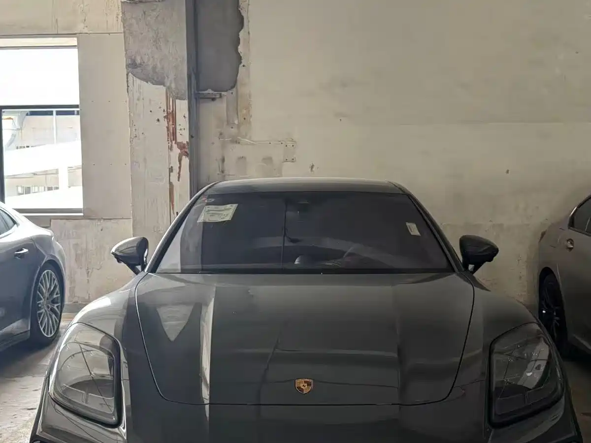 Photo 5 - Porsche Panamera