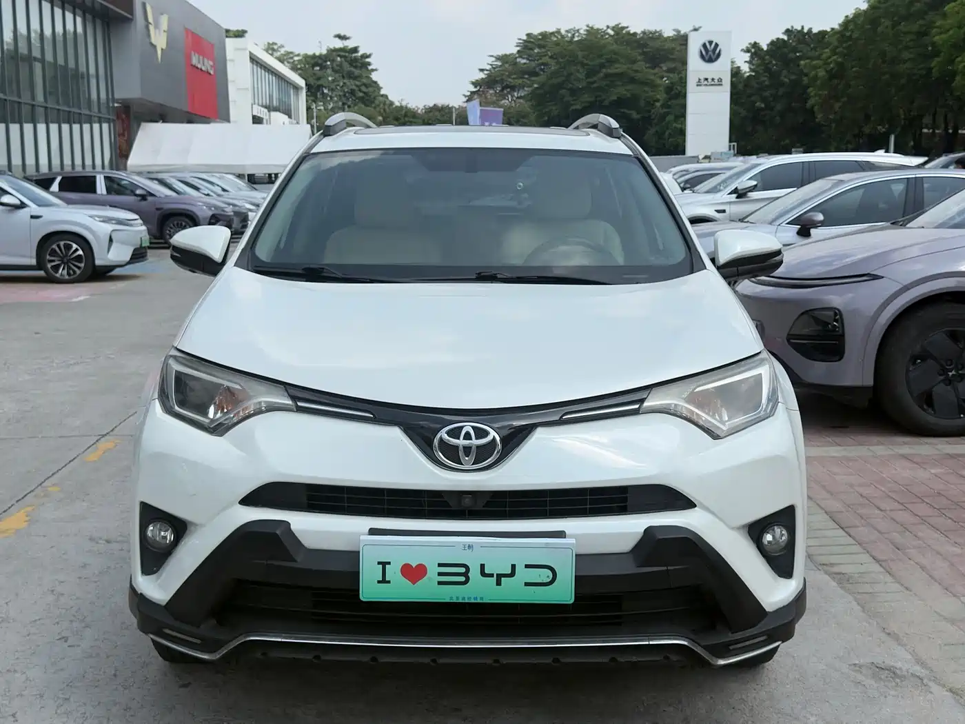 Фото 2 - Toyota RAV4