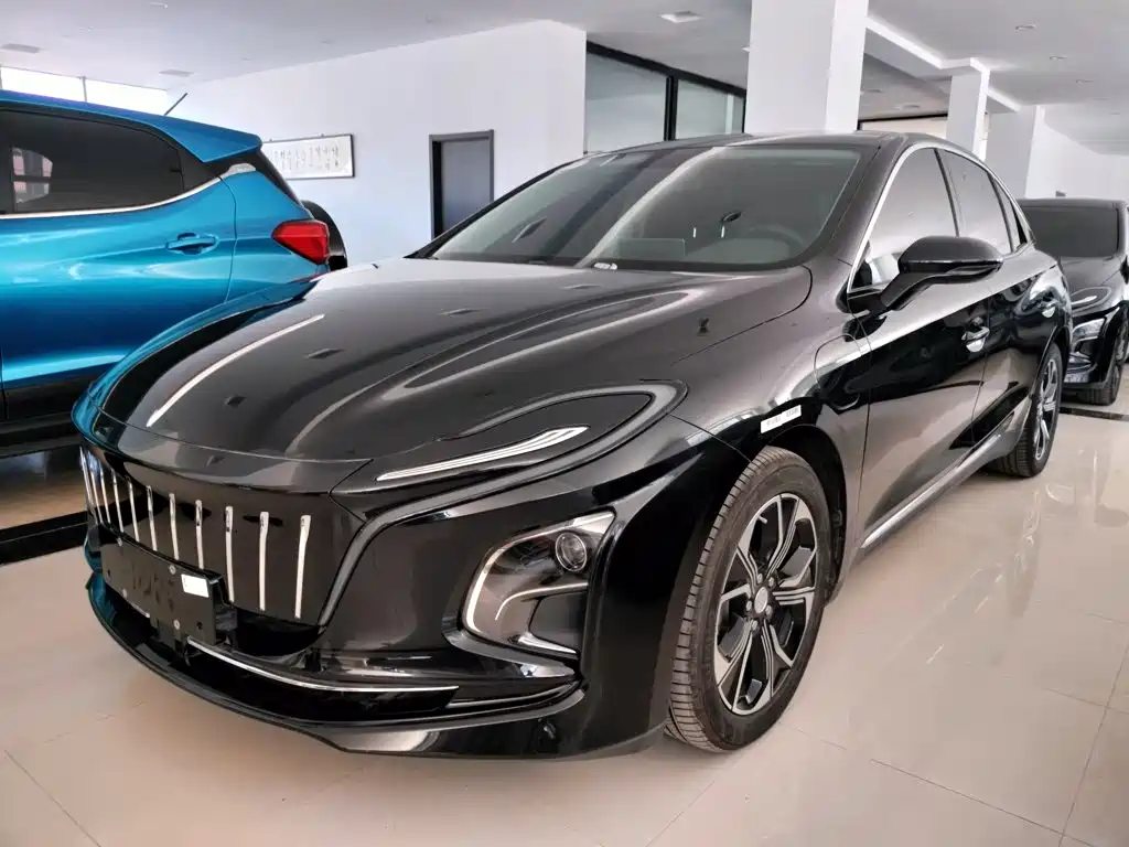 Hongqi E-QM5 2021 Charging Flag Joy Edition