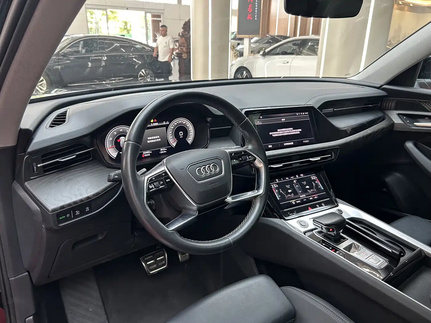 Audi Q6 2023 2023 40 TFSI quattro Cloud View Light Yulin Package
