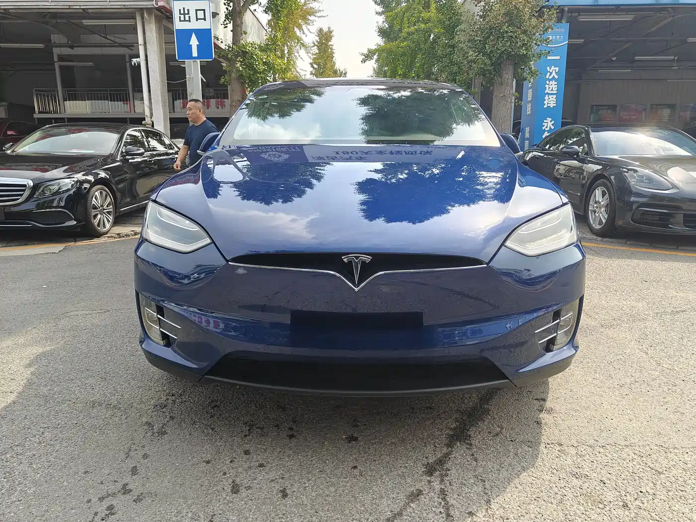 TESLA MODEL X