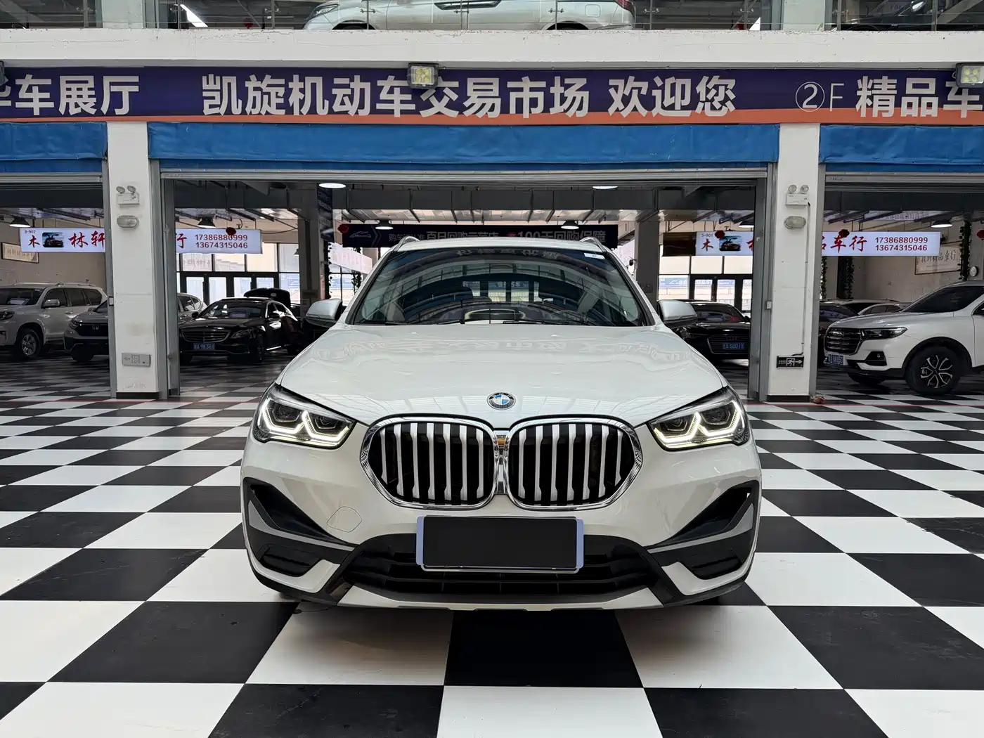 BMW X1 2022 sDrive20Li Fashion фото 2