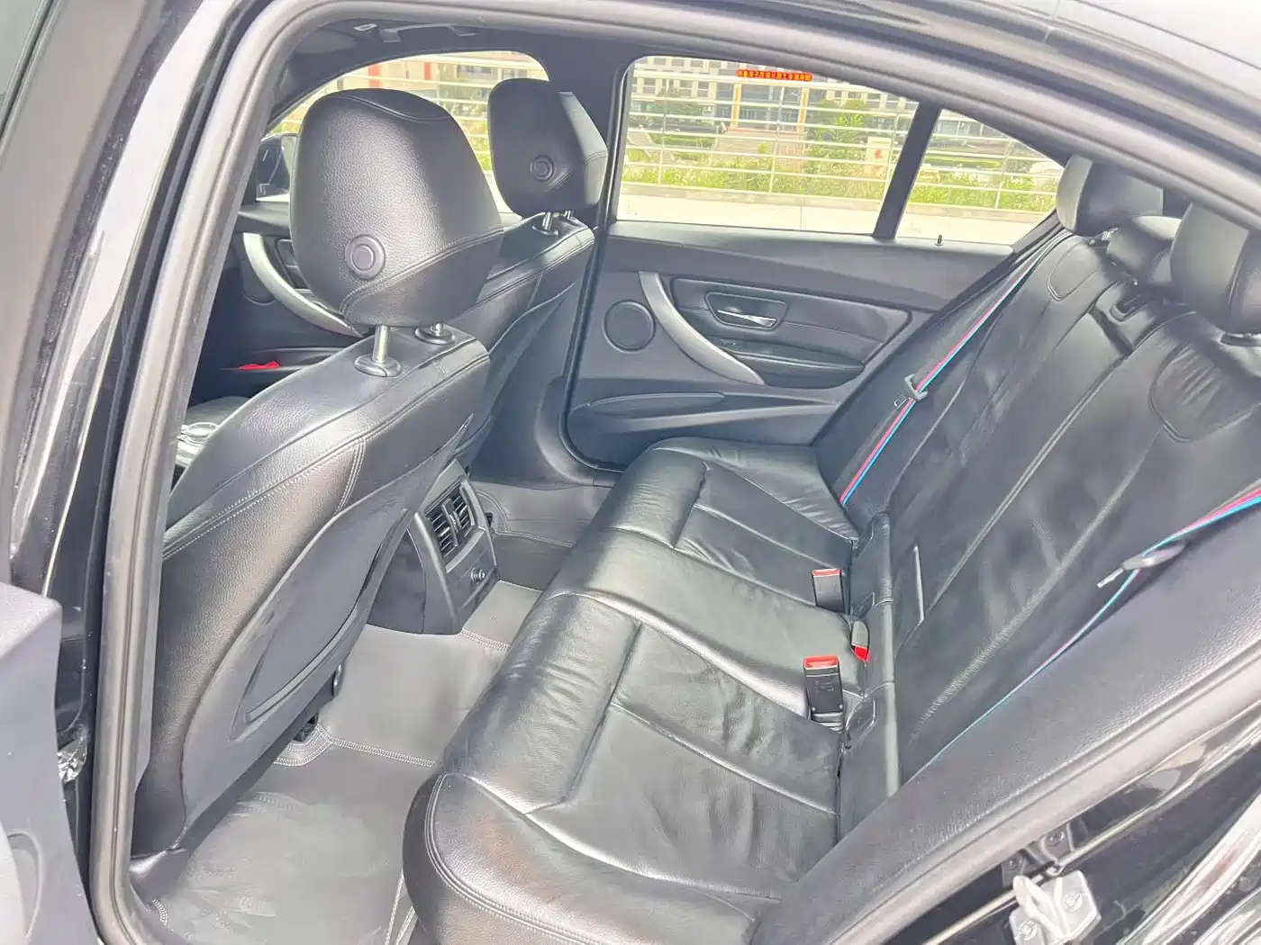 Photo 5 - BMW 3 Series