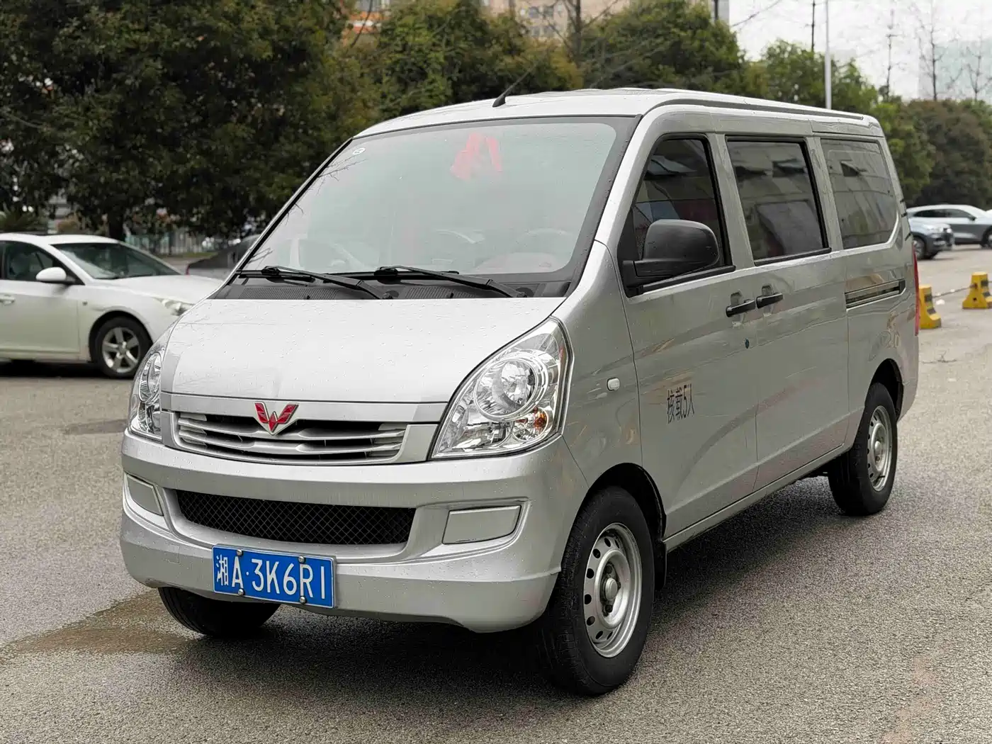 Wuling Motors Wuling Rongguang S 2023 1.5L Base 5/7 Seater