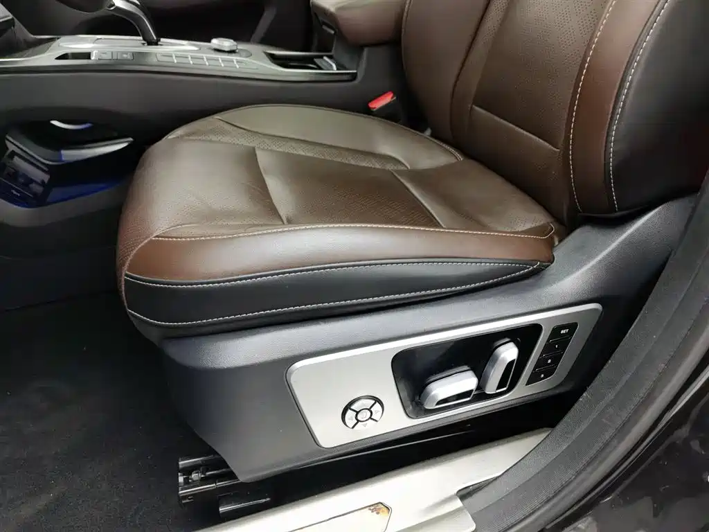 WEI PAI WEI BRAND VV6