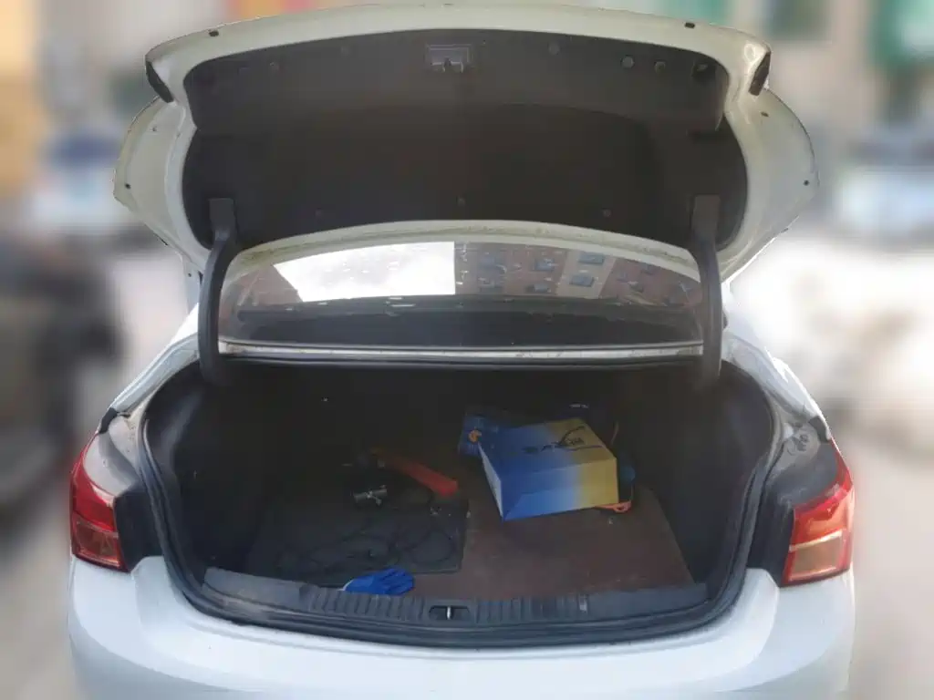 Photo 20 - Buick Verano