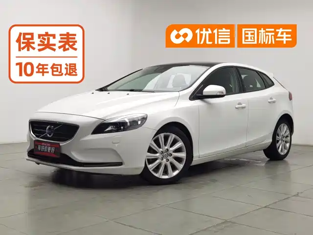 Volvo V40 2015 1.6T Smart Comfort Edition — фото 1