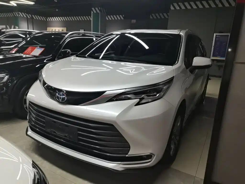 Toyota Sienna 2021 2.5L Hybrid Ultimate Edition