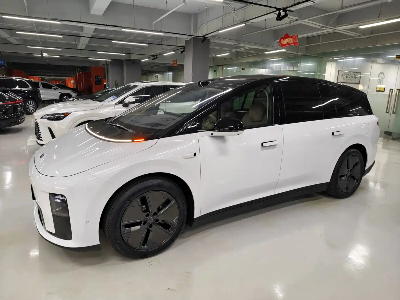 Li Auto Li i8 2026 2025 Standard Edition