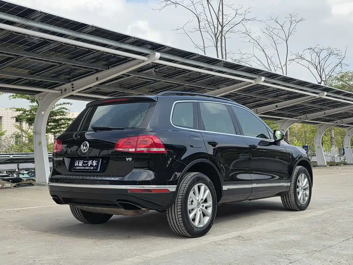 VOLKSWAGEN TOUAREG