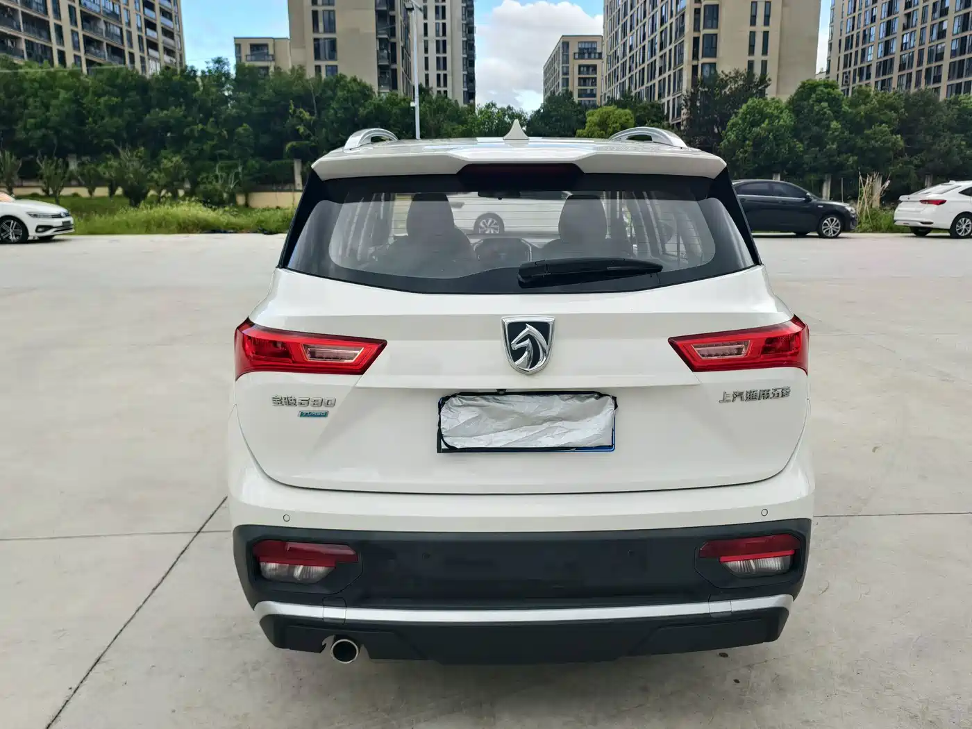 Baojun 530 2021 2021 Global Anniversary Edition 1.5T CVT Luxury 7-seater