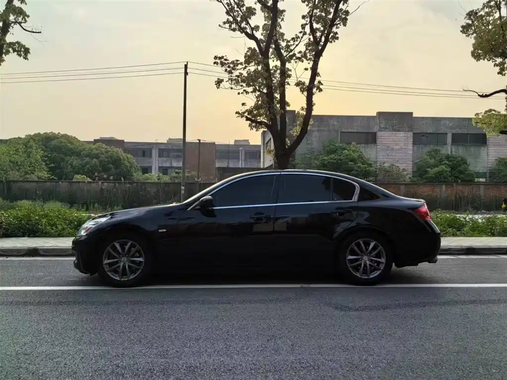 Фото 2 - Infiniti G Series