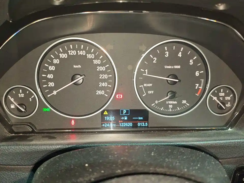 Фото 3 - BMW 3 Series