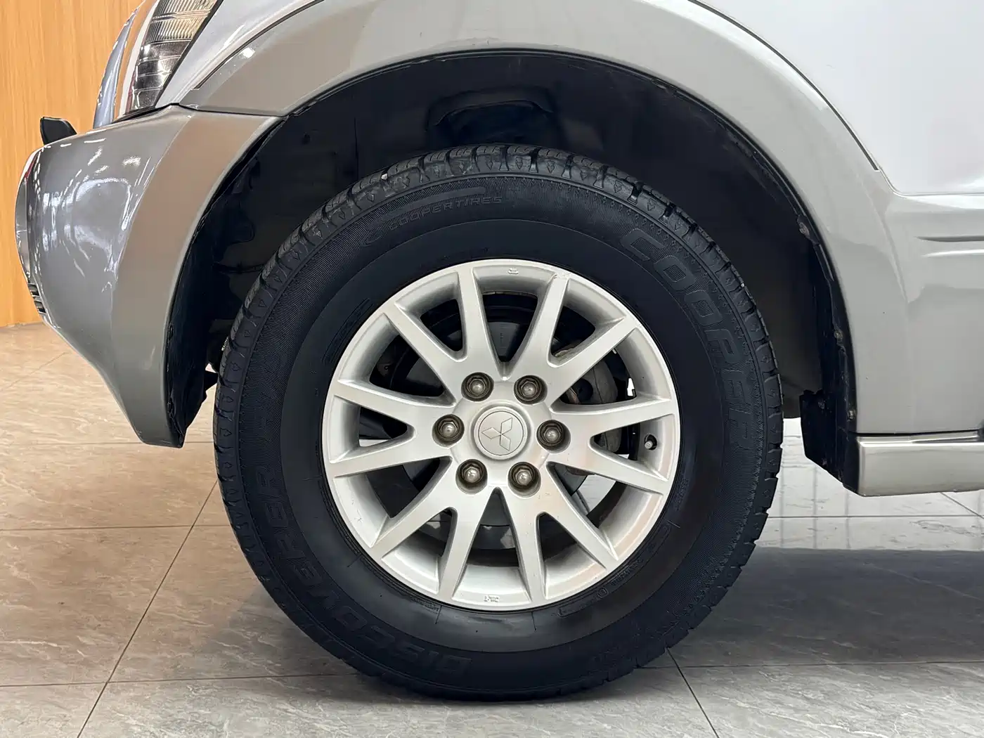 Mitsubishi Pajero 2005 2004 Model V73 3.0L GLS