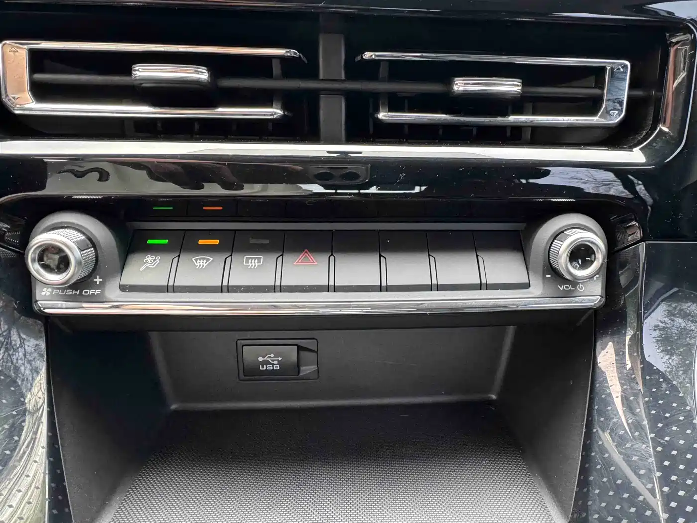 Haval M6 2023 PLUS 1.5T Manual Luxury Smart Connect фото 16