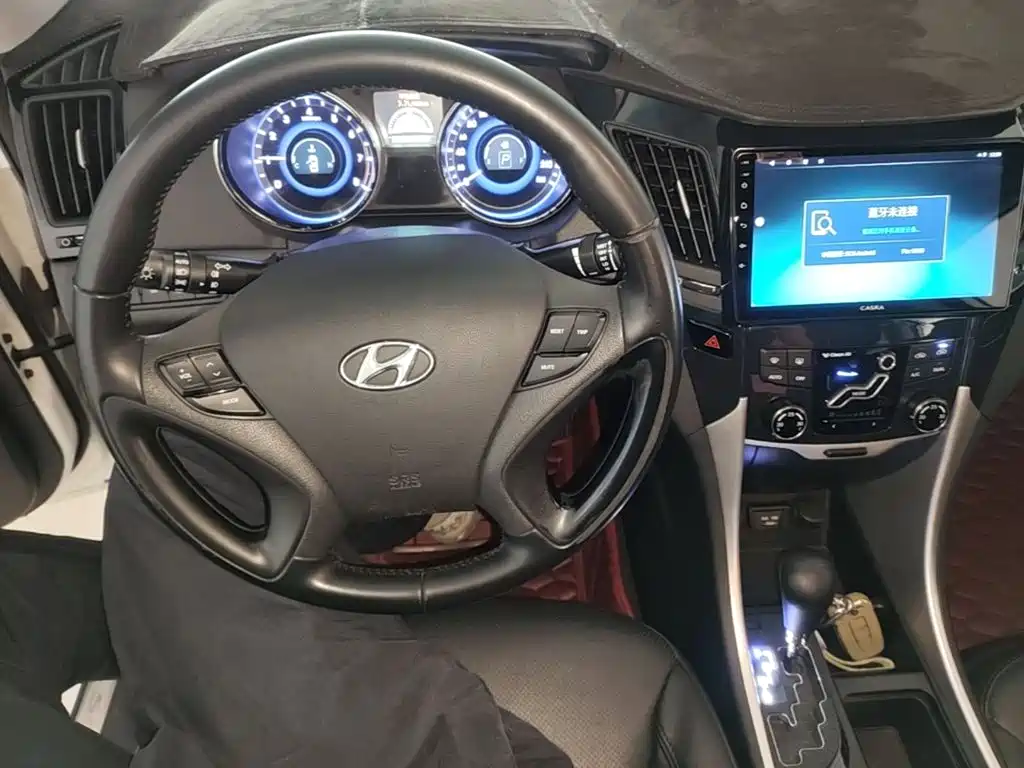 Photo 10 - Hyundai Sonata