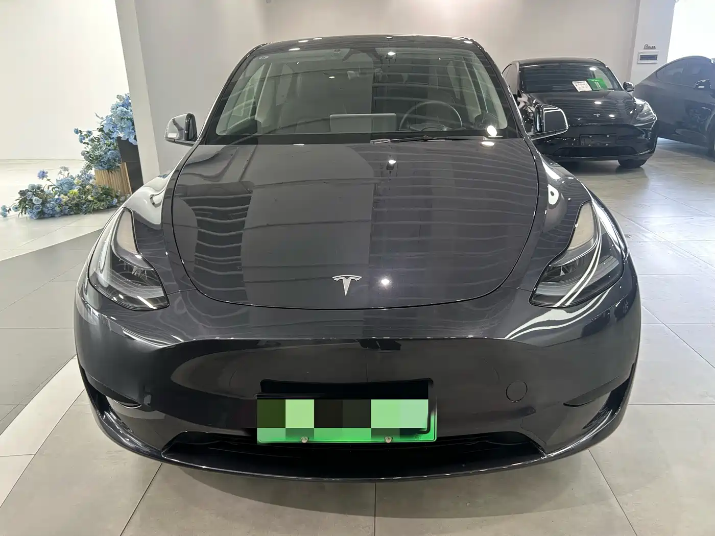 TESLA MODEL Y