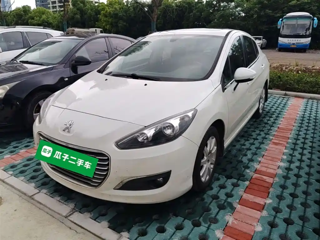 Peugeot 308 2014 Model Joy Edition Classic 1.6L Automatic Trend Style фото 2