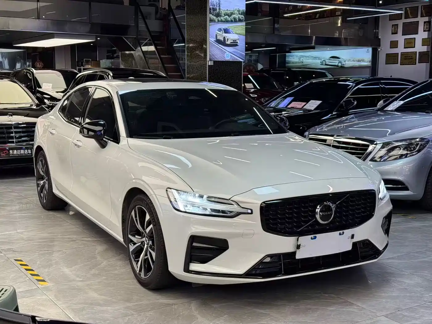 Volvo S60 2024 2025 B4 Smart Elite Sport Edition