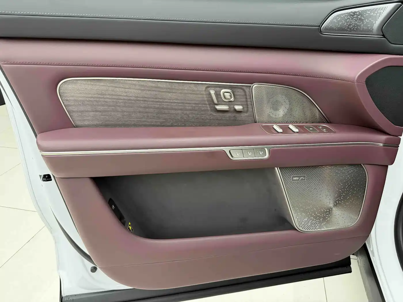 NIO ES8 2025 2025 Model 6-Seat Executive Luxury Edition