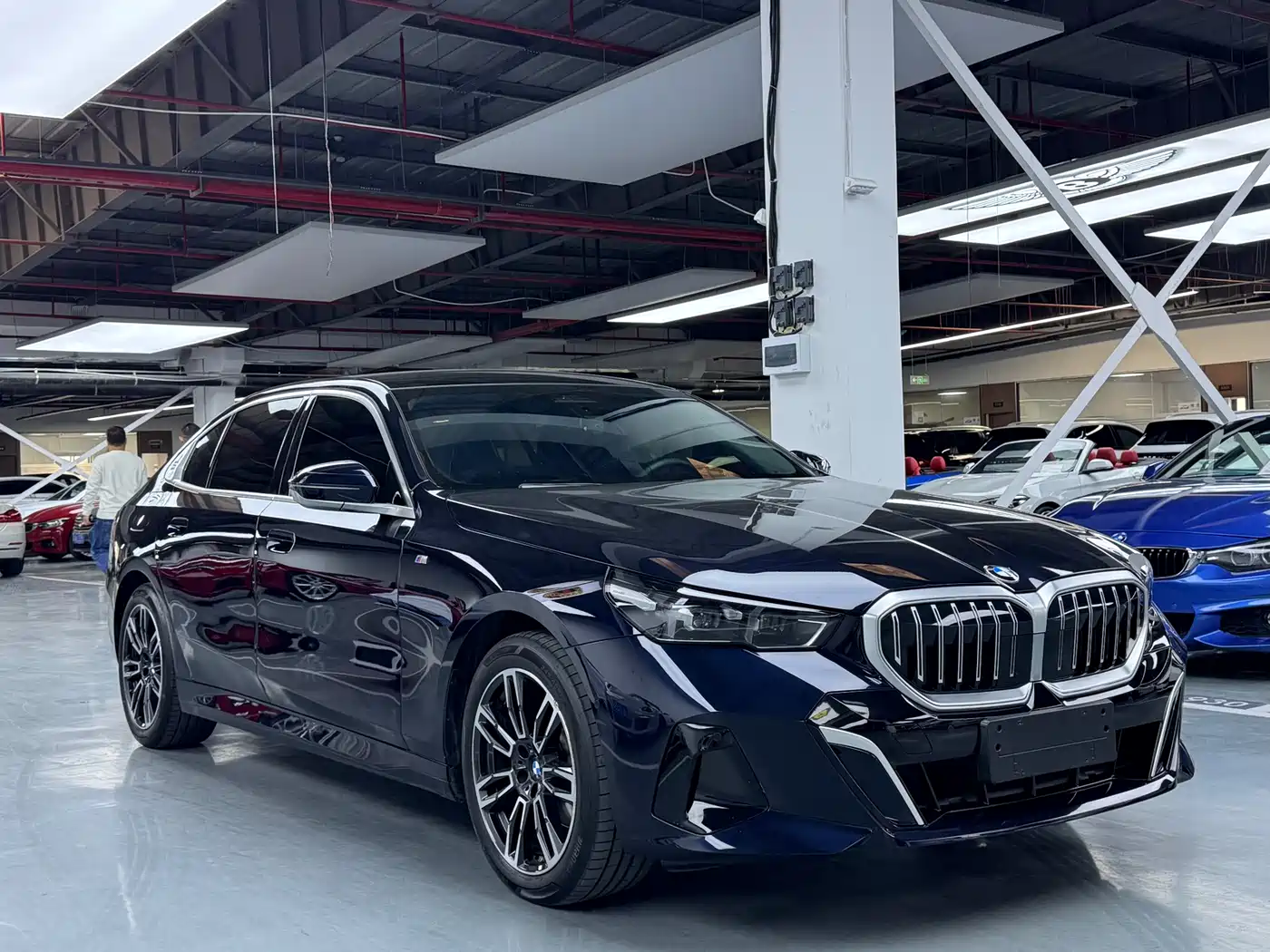 BMW 5 Series 2024 525Li M Sport Package фото 3