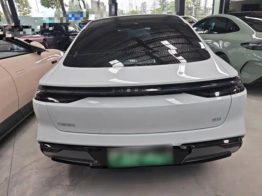 Geely Galaxy Galaxy E8 2025 2025 575km Exploration Smart Drive Edition