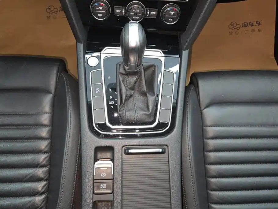 Volkswagen Magotan 2019 330TSI DSG Luxury Class China VI фото 16