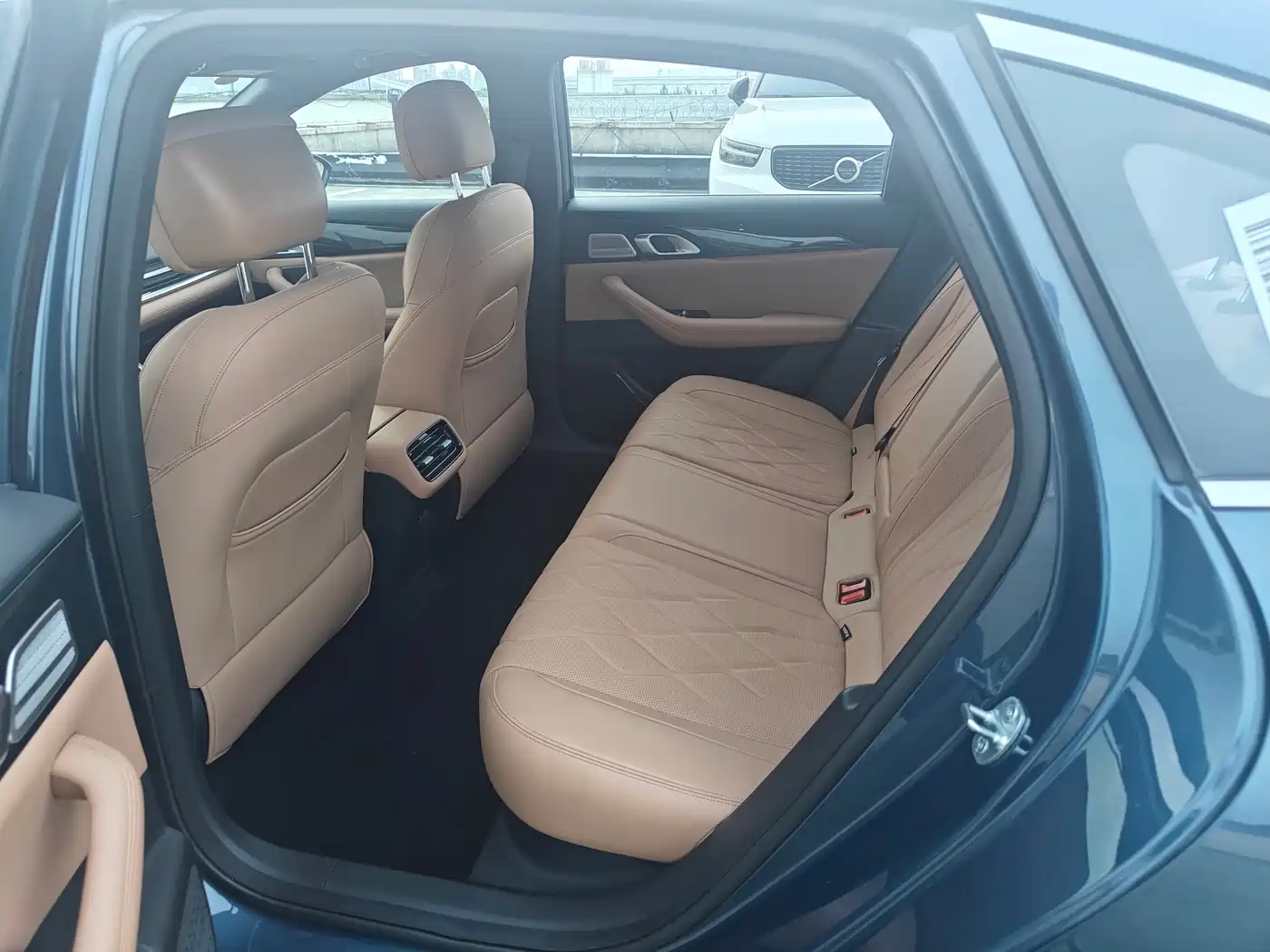 Geely Galaxy Galaxy A7 2025 EM-i фото 10