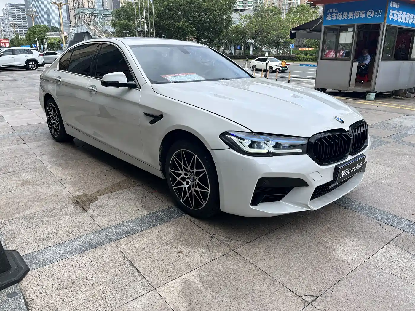 BMW 5 Series 2014 530Li Luxury Design Package фото 3
