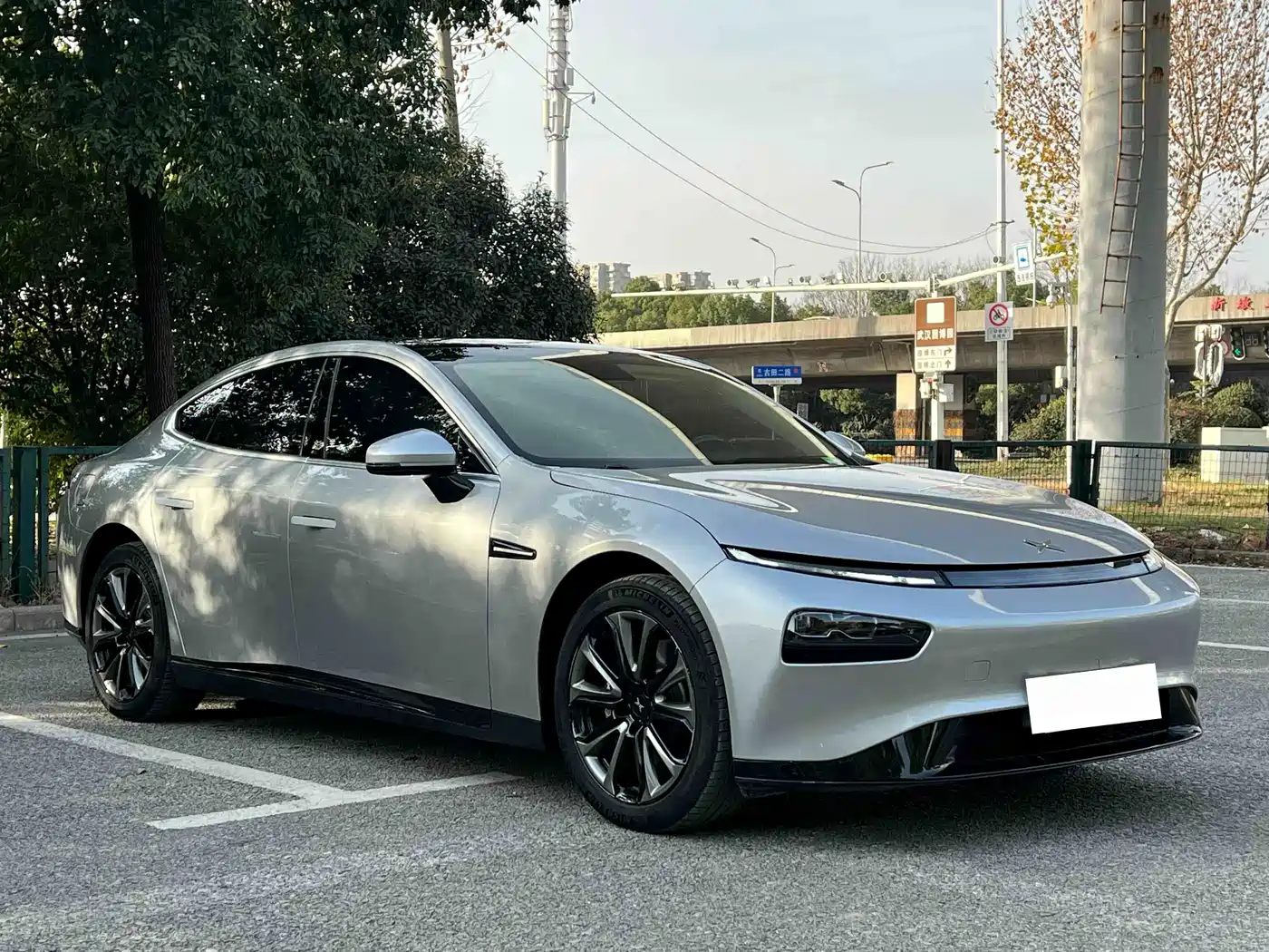 Фото 3 - XPeng P7