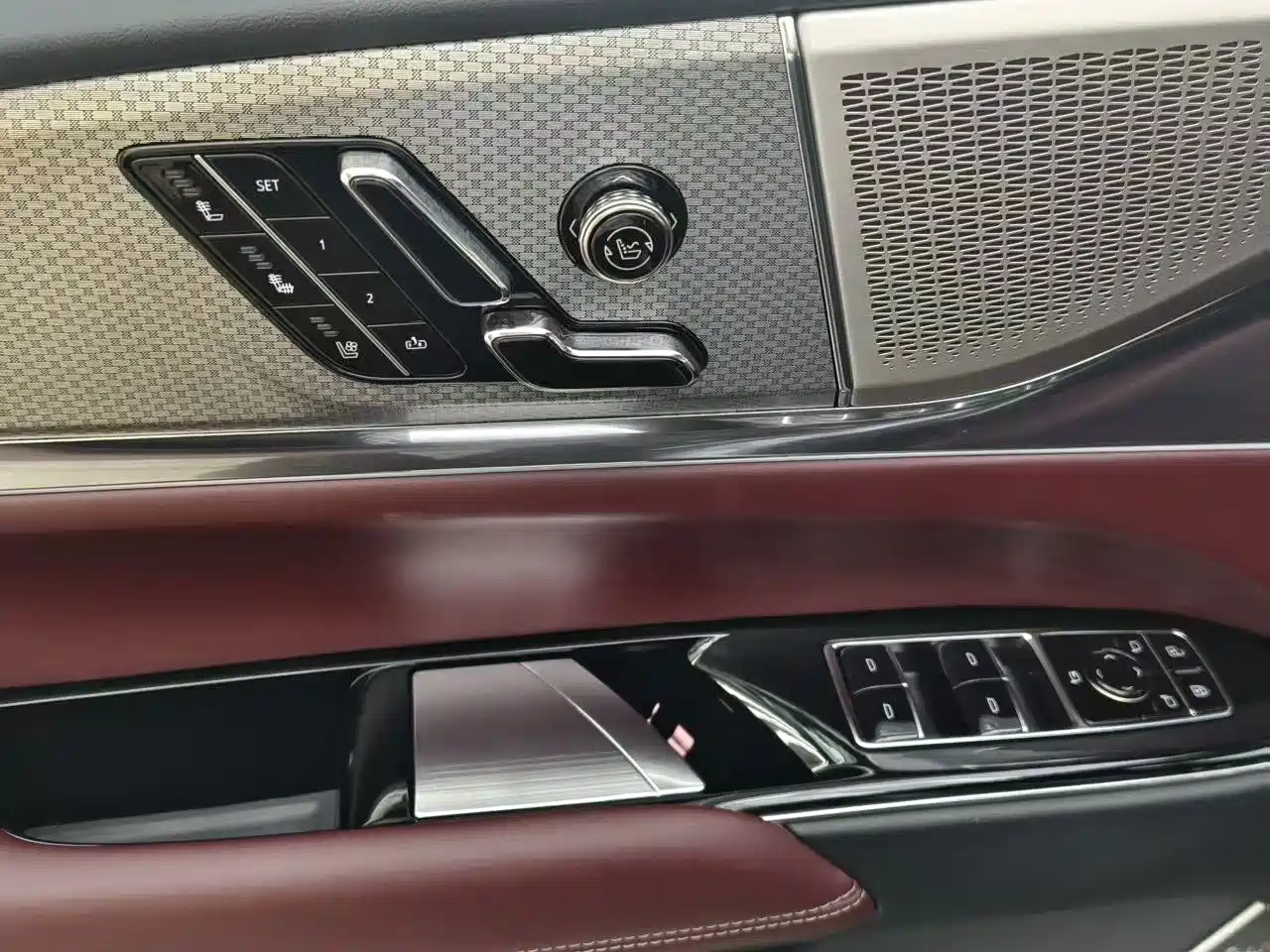 Фото 7 - Cadillac XT5